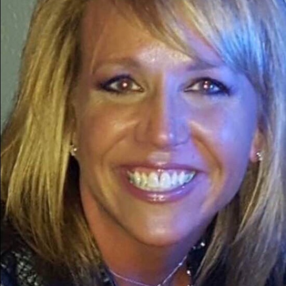 Meet your Posher, Gloria - Picture 1 of 1